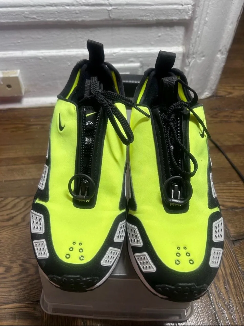 Nike Air Max SNDR Volt/black men 8 1/2